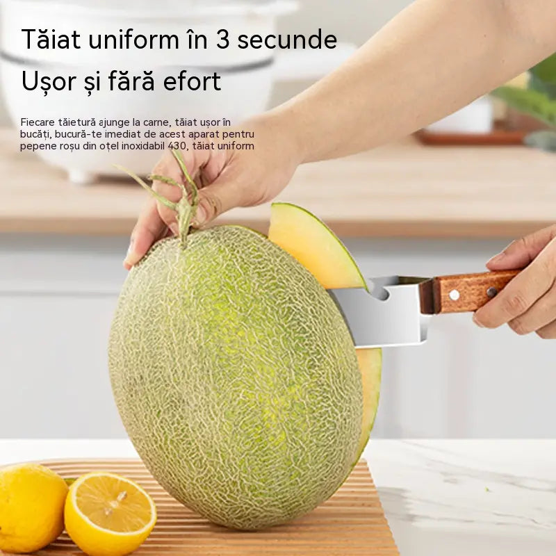 🔥 🍉 Tăietor Multifuncțional pentru Pepene din Oțel Inoxidabil – Design Triunghiular cu Desfăcător de Capace ✂️