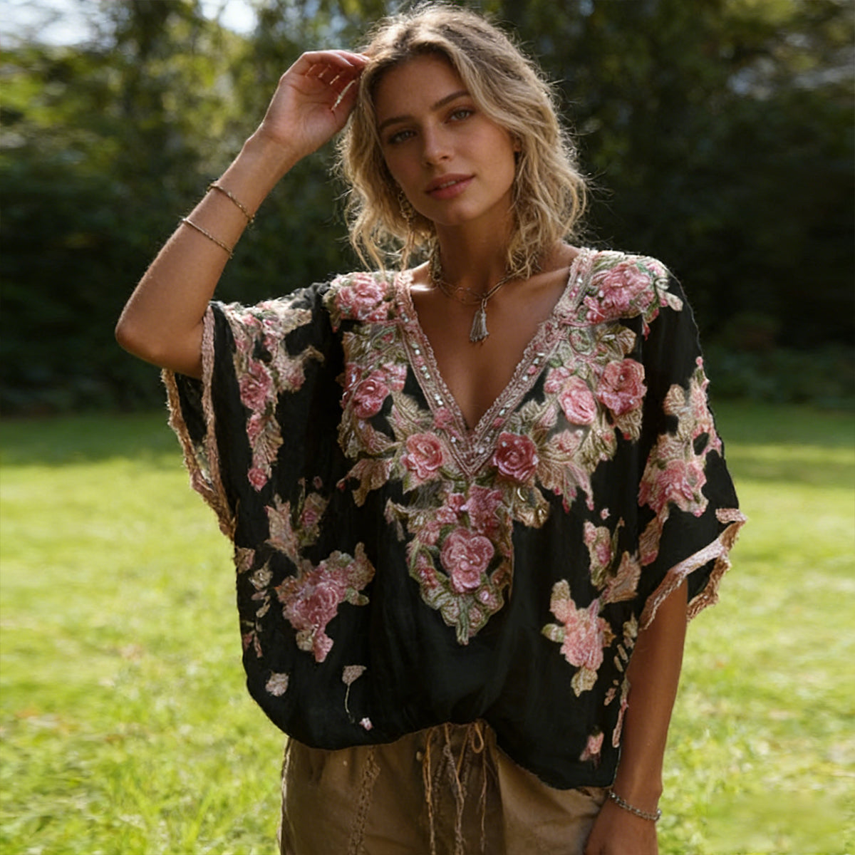 Blusa elegante con cuello en V profundo y estampado floral，Tallas【S-4XL】