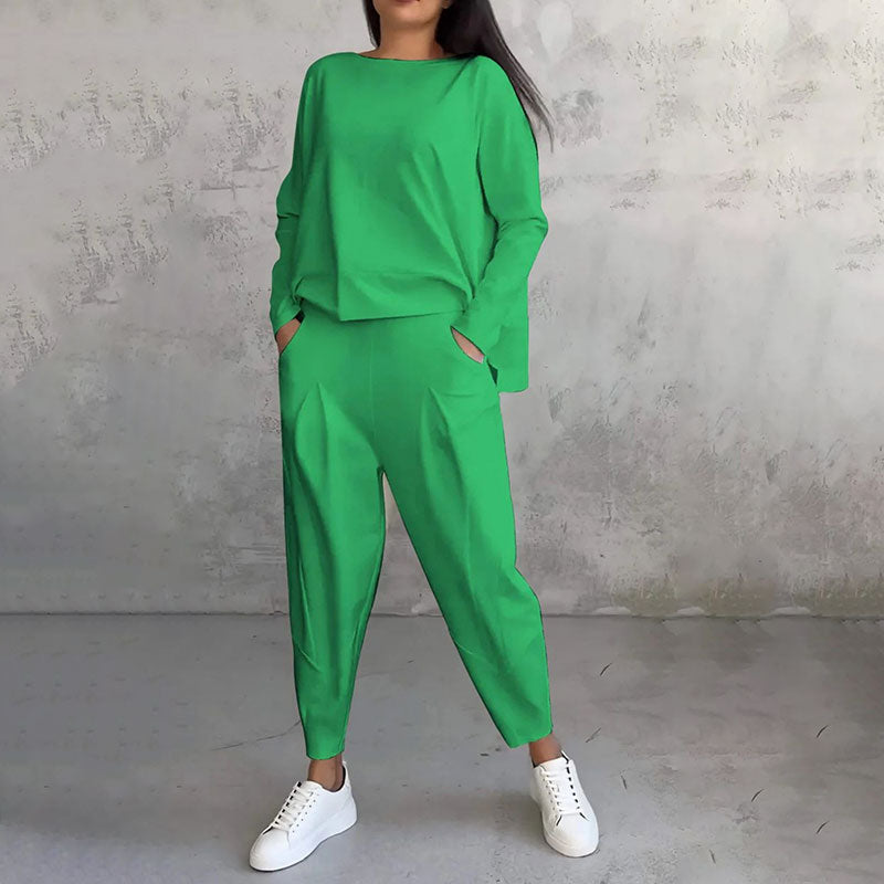 Conjunto de manga larga con blusa de cuello redondo y pantalón largo