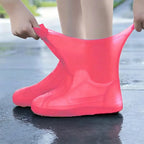 🌧️ Huse Impermeabile și Antiderapante din Latex (1+1 GRATIS) - Protejează Încălțămintea, Reutilizabile și Pliabile!