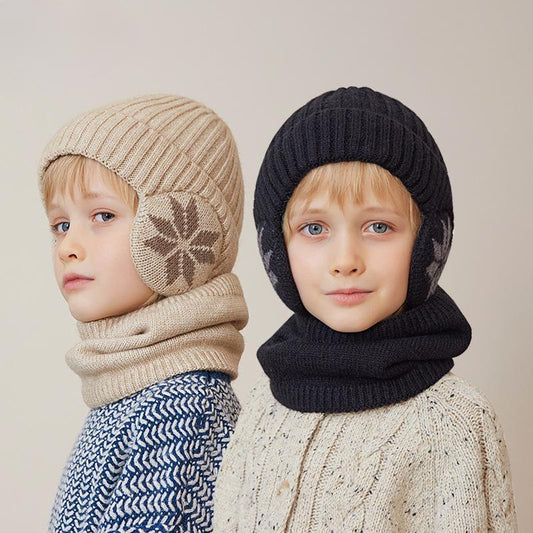 El traje de lana del sombrero y de la bufanda del invierno de los niños hizo punto el sombrero de lana para los niños_3841002