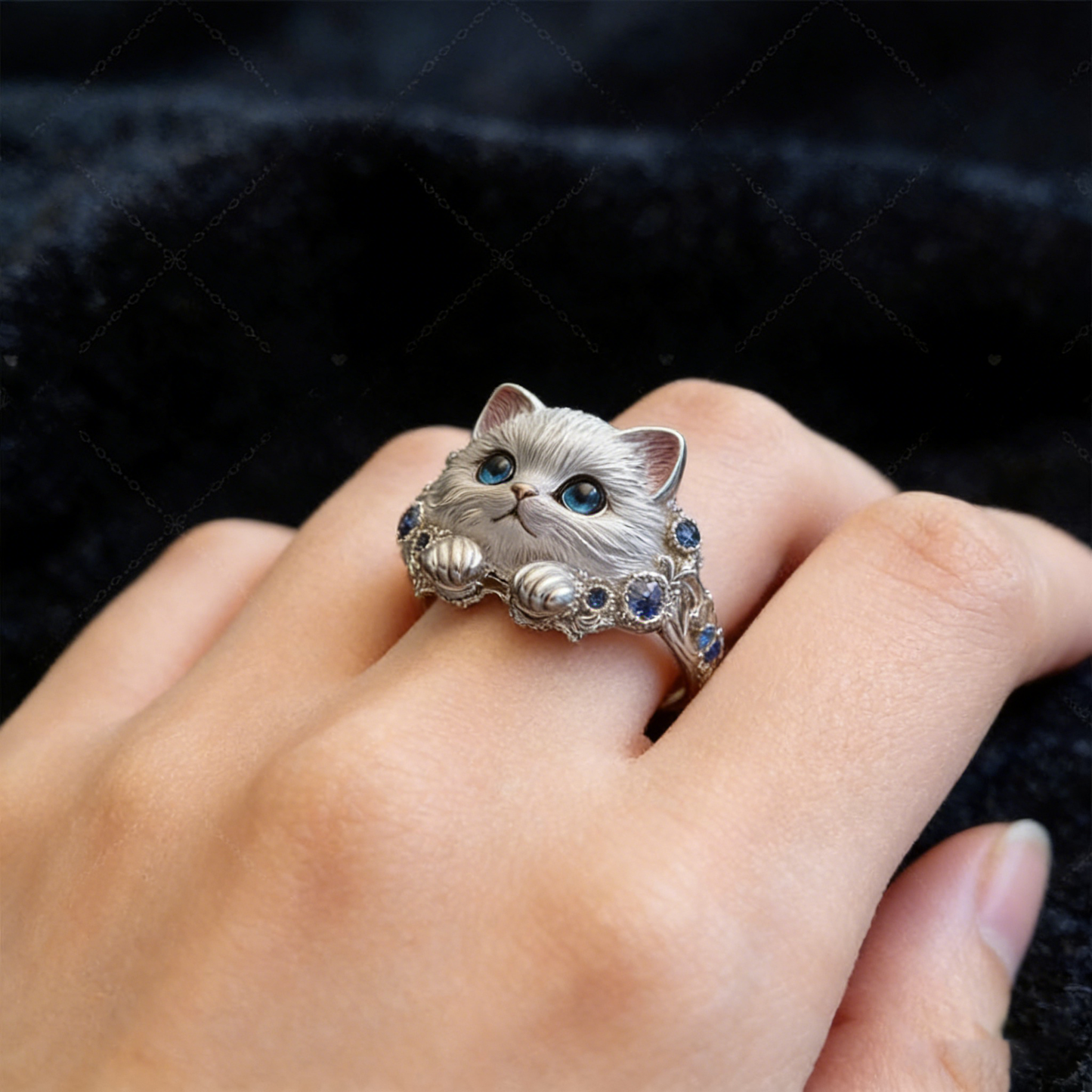 sencillo y elegante anillo de gatito de plata 925 con diamantes.