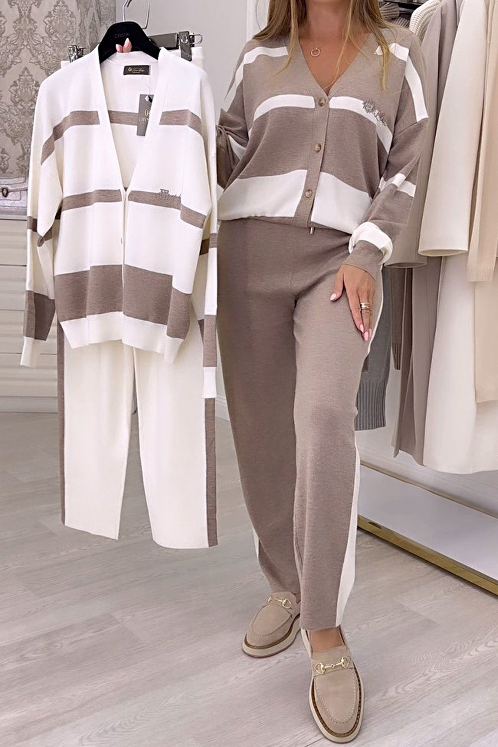 conjunto de suéter de punto de alta calidad y moda, cómodo y versátil para el día a día.