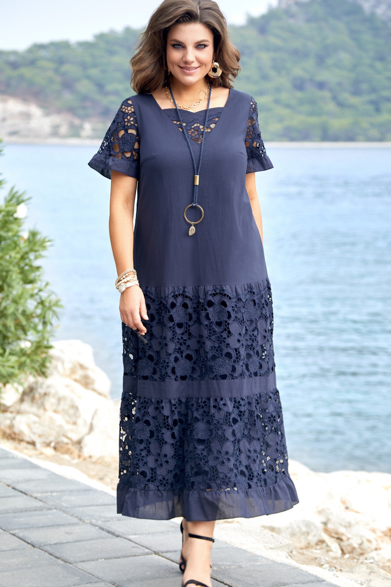 【S-5XL】2026 Nuevo vestido elegante de encaje hueco de moda, casual y versátil.