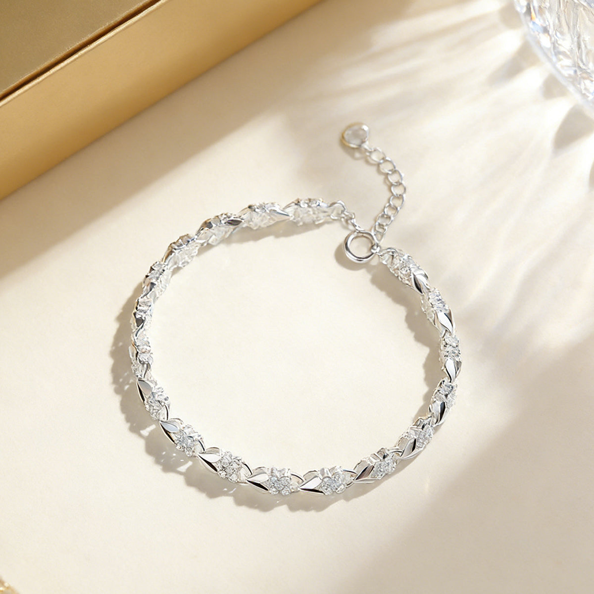 【Compre 1 y obtenga 1 gratis】Me encanta la nueva pulsera de plata 925 con trébol de cuatro hojas para mujer, ¡a la moda!【descuento】